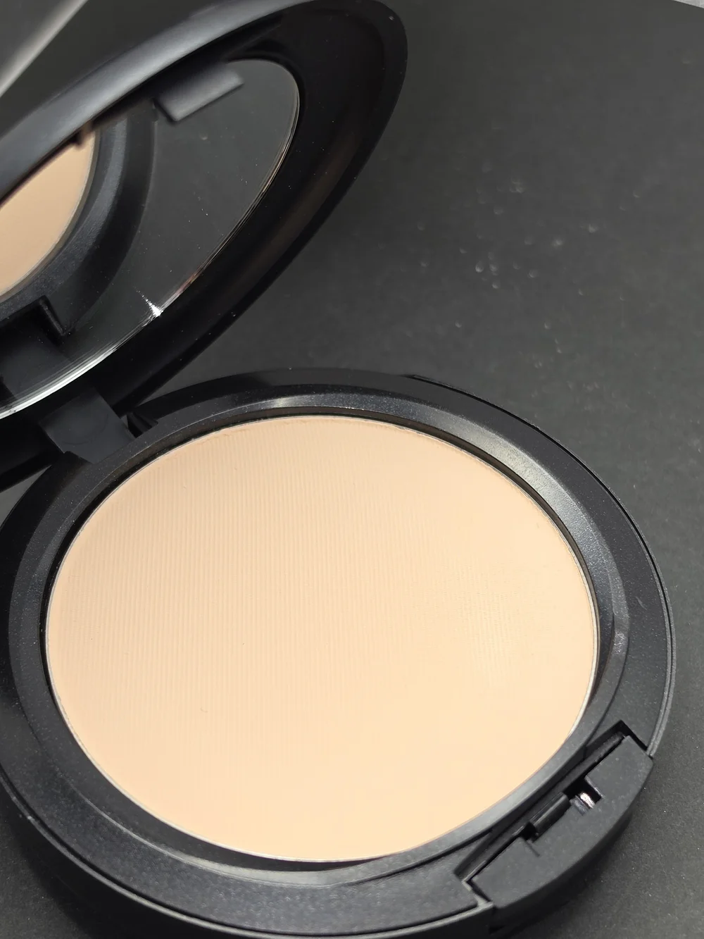 MAC Cosmetics Studio Fix Powder Plus Foundation N4 - **OG TALC FORMULA!!**